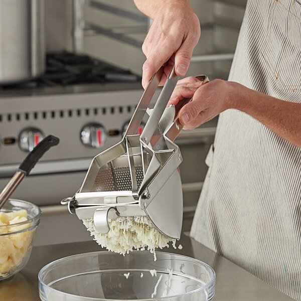 Thunder Group SLPR016 Stainless Steel Potato Ricer